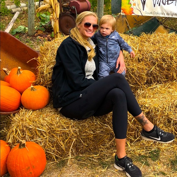 Meet your Posher, Alysa - Picture 1 of 1